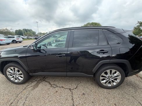 Used 2025 Toyota RAV4 XLE Premium w/ Weather Package AWD/4WD image 5