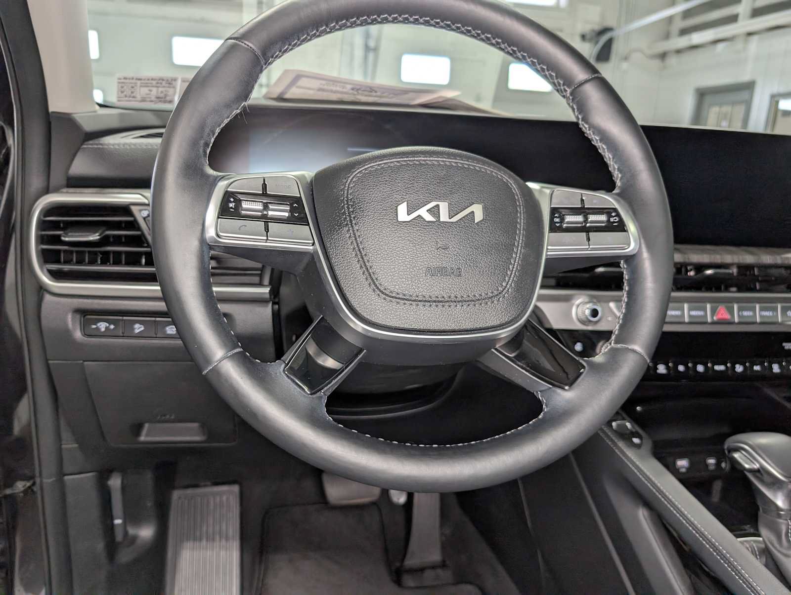 Used 2024 Kia Telluride EX w/ EX Captain's Chair Package AWD/4WD image 39
