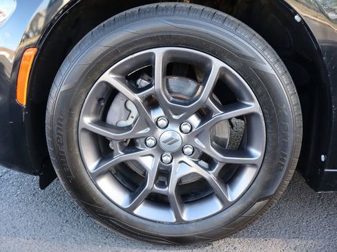 Used 2018 Dodge Charger GT image 40