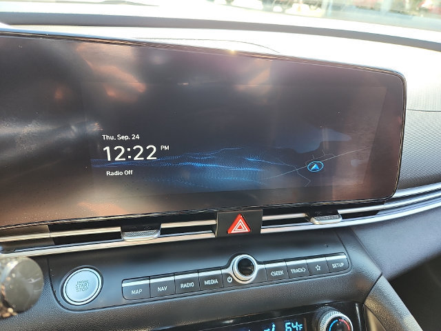 Used 2024 Hyundai Elantra SEL FWD image 17