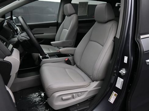 Used 2023 Honda Odyssey EX-L image 17