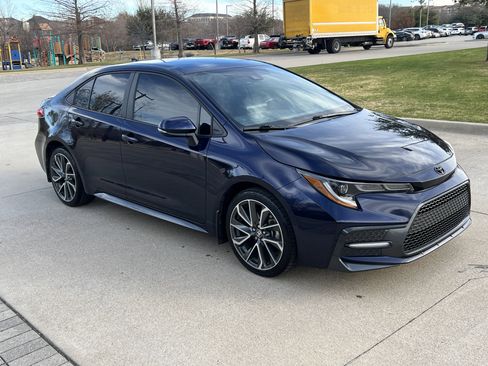 Used 2022 Toyota Corolla SE image 2