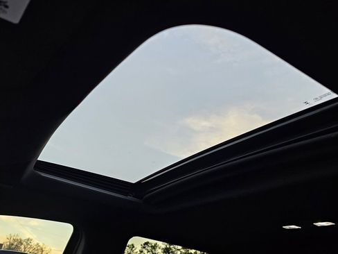 Used 2024 Chevrolet Silverado 1500 ZR2 w/ Technology Package image 13