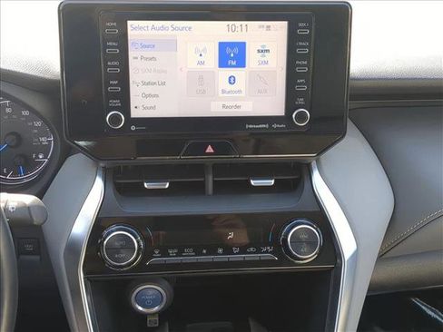 Certified 2022 Toyota Venza LE image 14