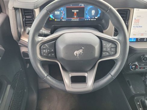 Used 2025 Ford Bronco Outer Banks image 12