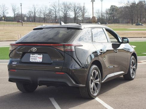 Used 2025 Toyota bZ4X AWD w/ Weather Package image 21