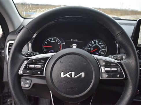 Certified 2023 Kia Seltos SX w/ SX Sunroof Package image 35