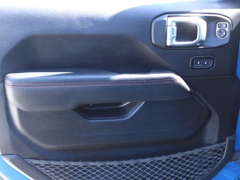 Used 2022 Jeep Wrangler Unlimited Rubicon AWD/4WD image 14