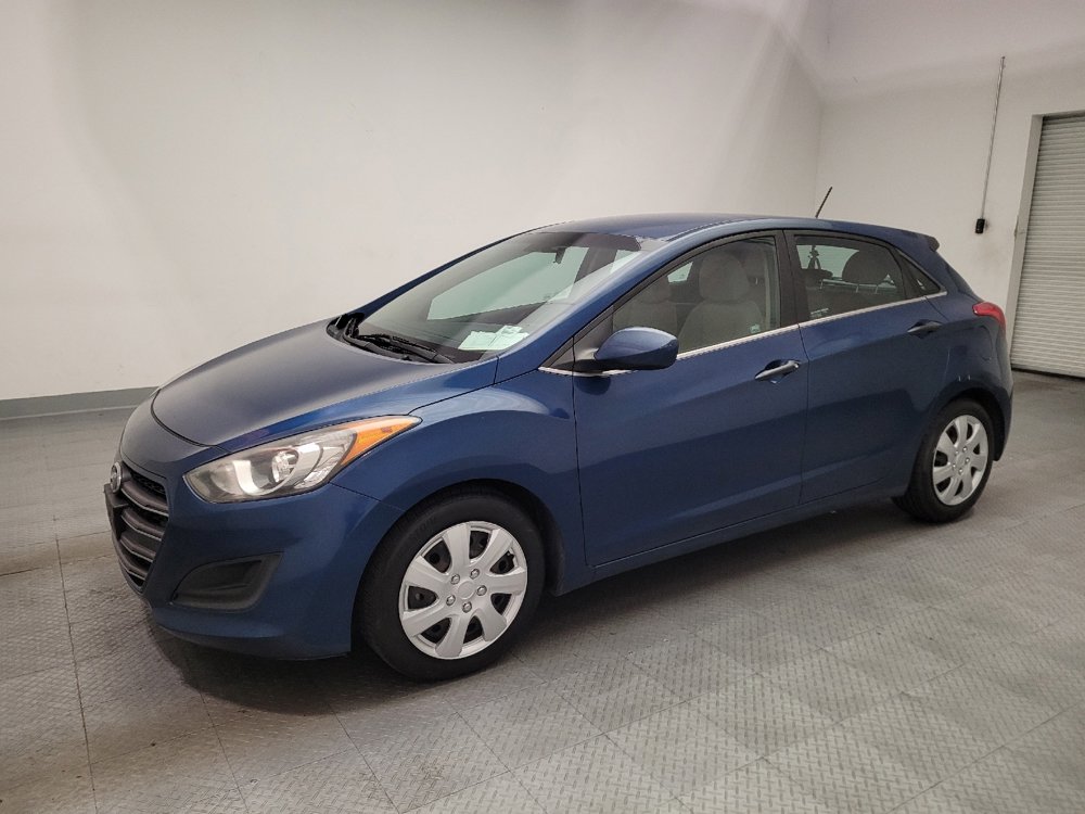 Used 2016 Hyundai Elantra GT FWD image 2