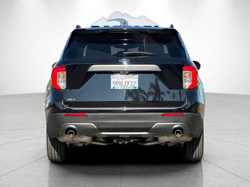Certified 2024 Ford Explorer XLT w/ Equipment Group 202A RWD image 4