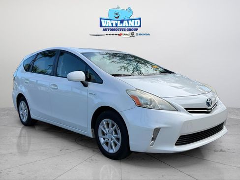 Used 2013 Toyota Prius V Two image 20