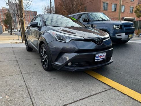 Used 2018 Toyota C-HR XLE image 13