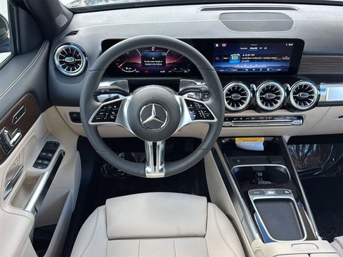 New 2026 Mercedes-Benz GLB 250 image 11
