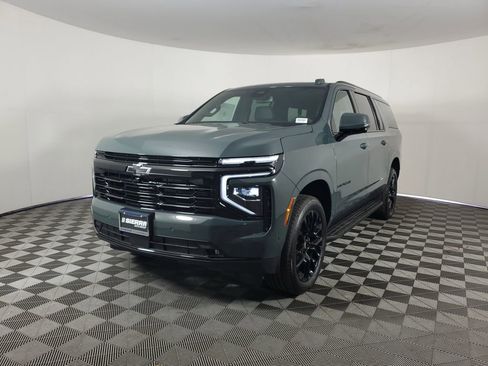 New 2026 Chevrolet Suburban RST image 8