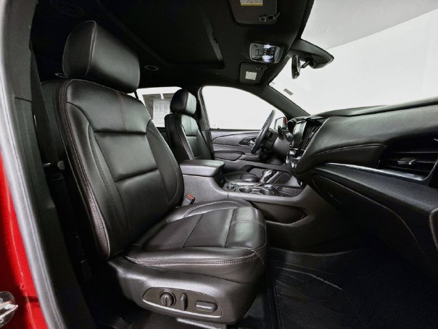 Used 2023 Chevrolet Traverse RS w/ LPO, Floor Liner Package AWD/4WD image 33