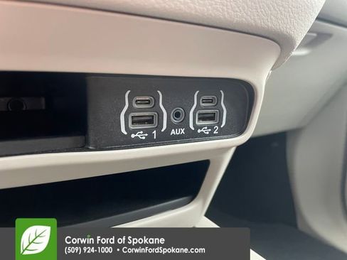 Used 2024 Chrysler Pacifica Touring-L image 36