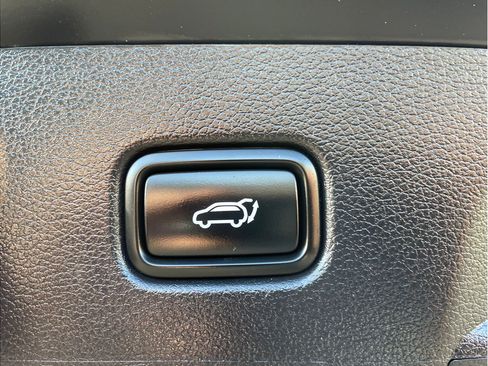 Used 2024 Hyundai Palisade Limited AWD/4WD image 17