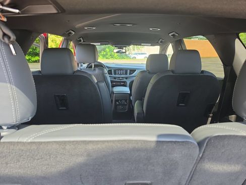 Certified 2023 Buick Enclave Essence FWD image 21