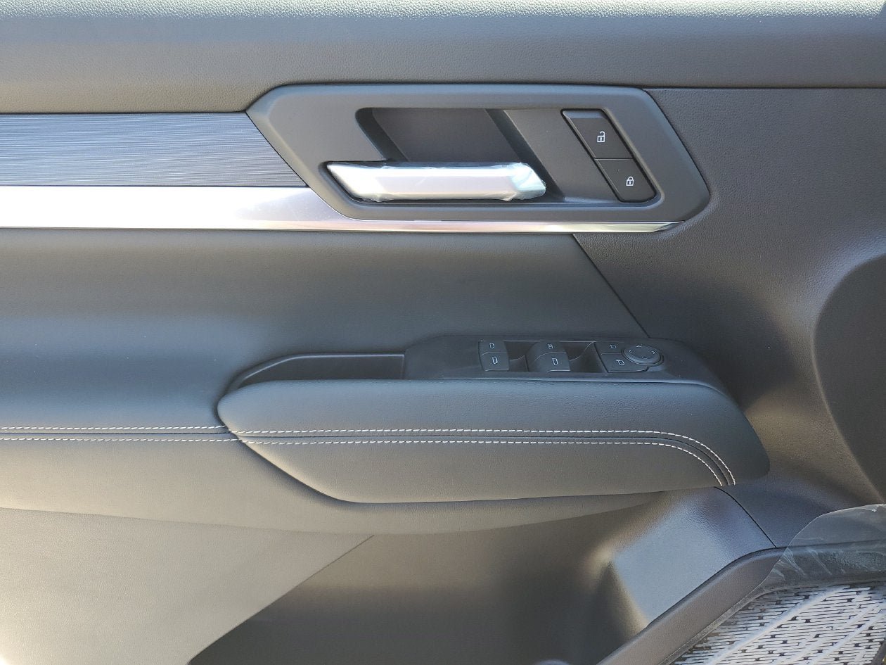 New 2027 GMC Terrain Elevation FWD image 17