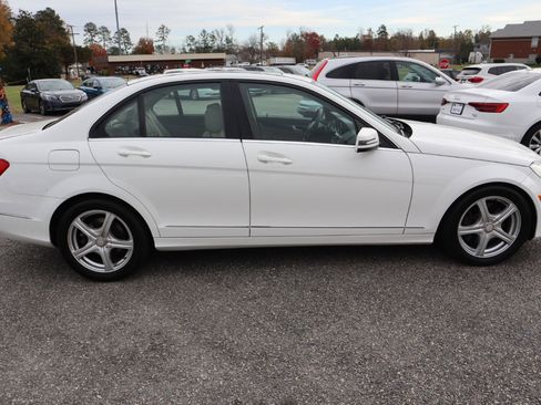 Used 2013 Mercedes-Benz C 300 4MATIC Sedan image 7