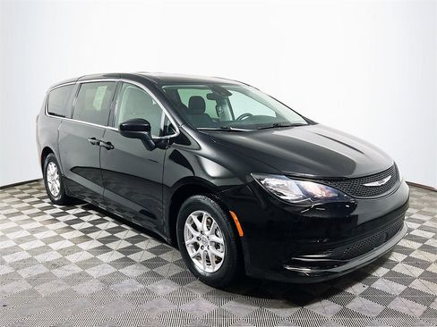 Used 2024 Chrysler Voyager LX image 1