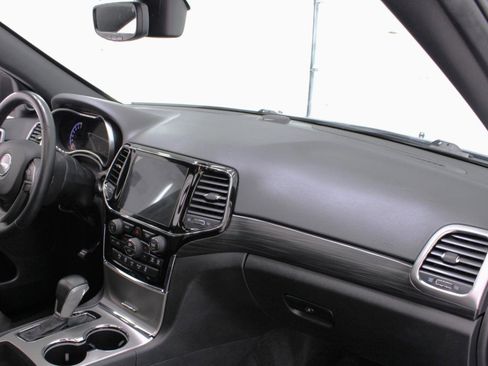 Used 2019 Jeep Grand Cherokee Altitude AWD/4WD image 45