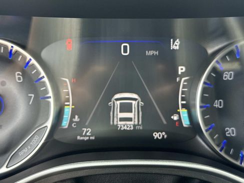 Used 2023 Chrysler Pacifica Touring-L FWD image 27