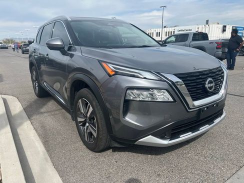 Used 2023 Nissan Rogue Platinum AWD/4WD image 3