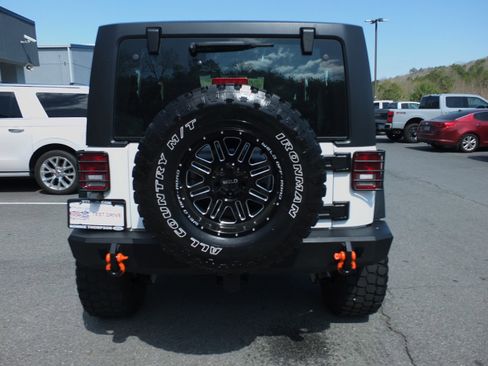 Used 2018 Jeep Wrangler Sport image 4