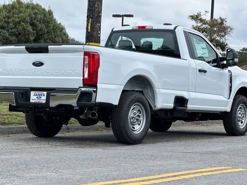 New 2026 Ford F250 XL w/ XL Chrome Package image 5