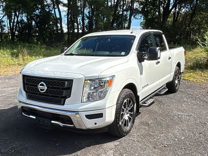Used 2021 Nissan Titan SV w/ SV Convenience Package