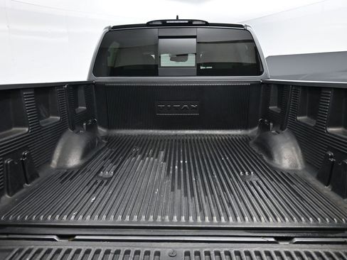 Used 2024 Nissan Titan SV w/ SV Convenience Package image 20