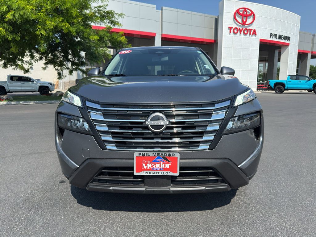 Used 2025 Nissan Rogue SV AWD/4WD image 6