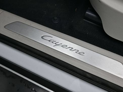 Certified 2023 Porsche Cayenne AWD/4WD image 14