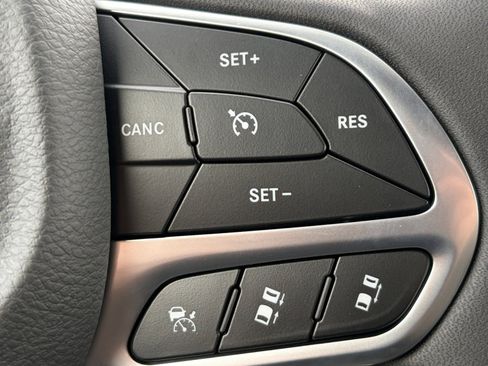 New 2026 Chrysler Pacifica Select image 27