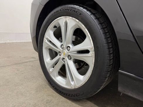 Used 2017 Chevrolet Cruze Premier image 11