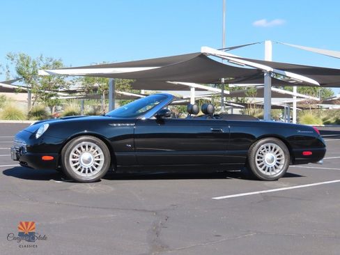 Used 2004 Ford Thunderbird image 10