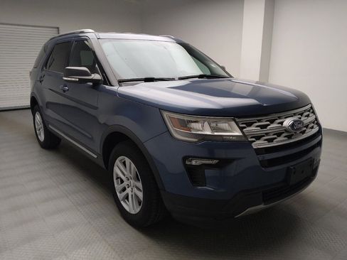 Used 2019 Ford Explorer XLT w/ Equipment Group 202A AWD/4WD image 13