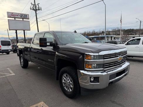 Used 2015 Chevrolet Silverado 2500 LT w/ LT Convenience Package image 3