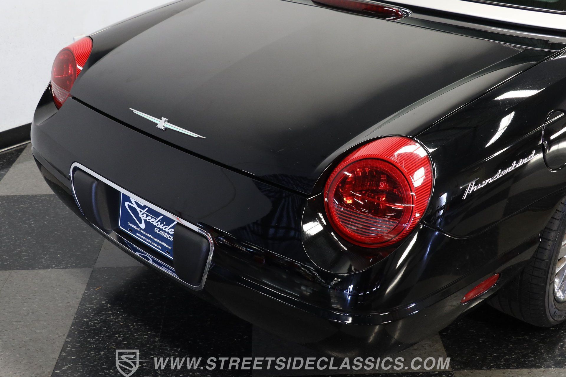 Used 2002 Ford Thunderbird Neiman Marcus RWD image 25