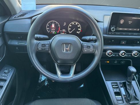 Used 2024 Honda CR-V LX image 27
