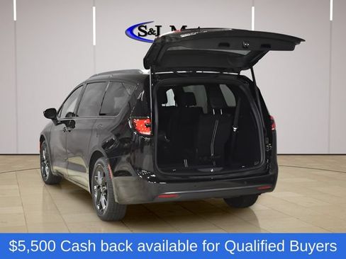 New 2026 Chrysler Pacifica Select w/ S Appearance Package FWD image 13