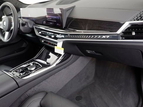 New 2026 BMW X7 xDrive40i w/ M Sport Package AWD/4WD image 21