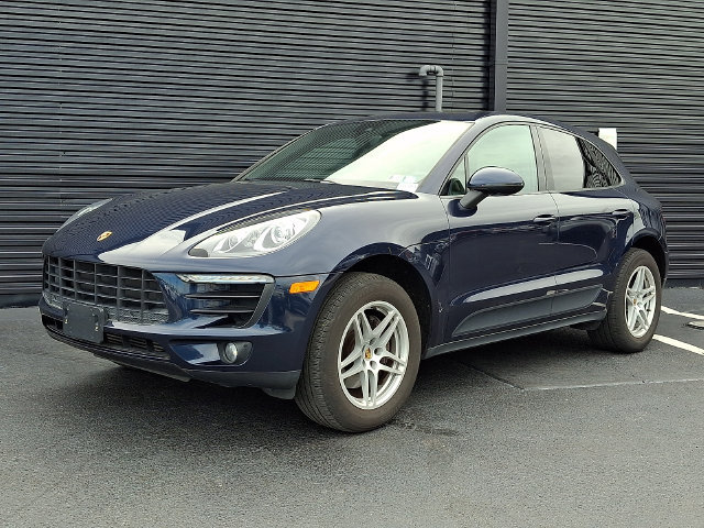 Certified 2018 Porsche Macan AWD/4WD image 1