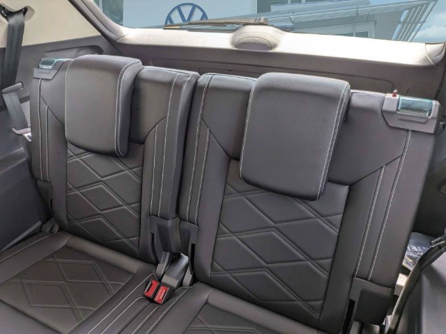 New 2026 Volkswagen Atlas SE FWD image 14