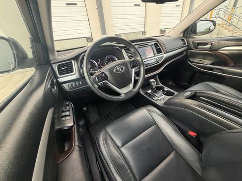 Used 2015 Toyota Highlander XLE FWD image 10