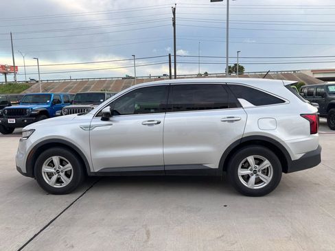 Used 2022 Kia Sorento LX FWD image 3