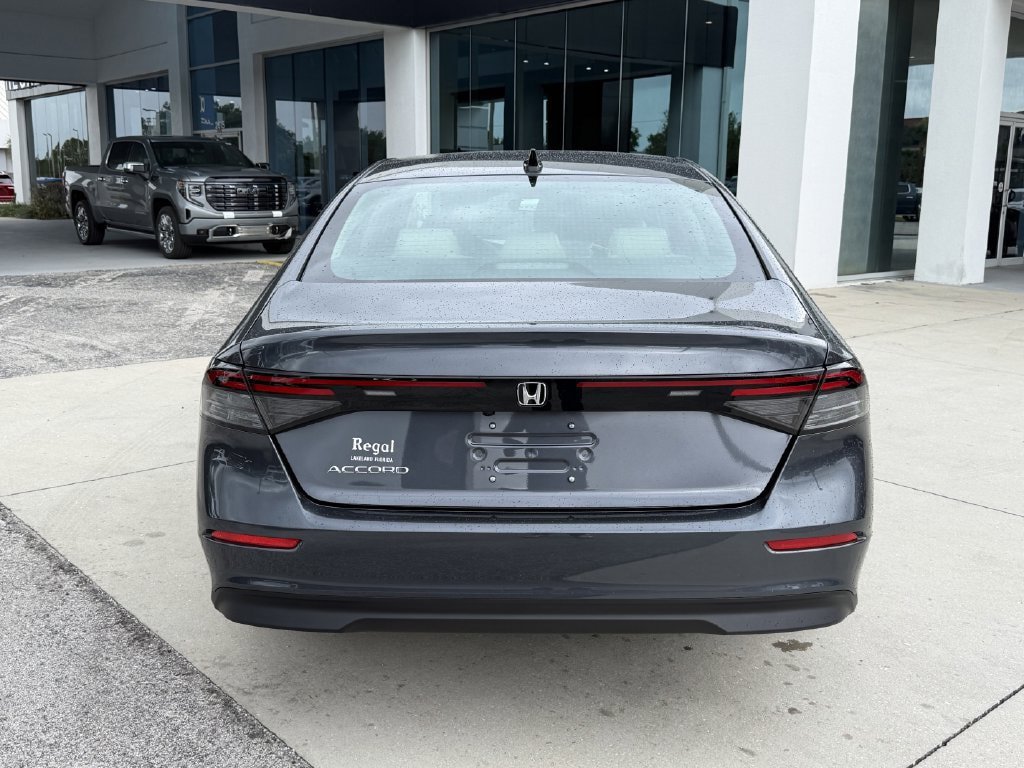 Used 2025 Honda Accord SE image 5