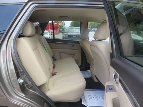 Used 2012 Hyundai Santa Fe GLS FWD image 19