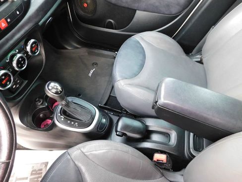 Used 2014 FIAT 500L Lounge image 32